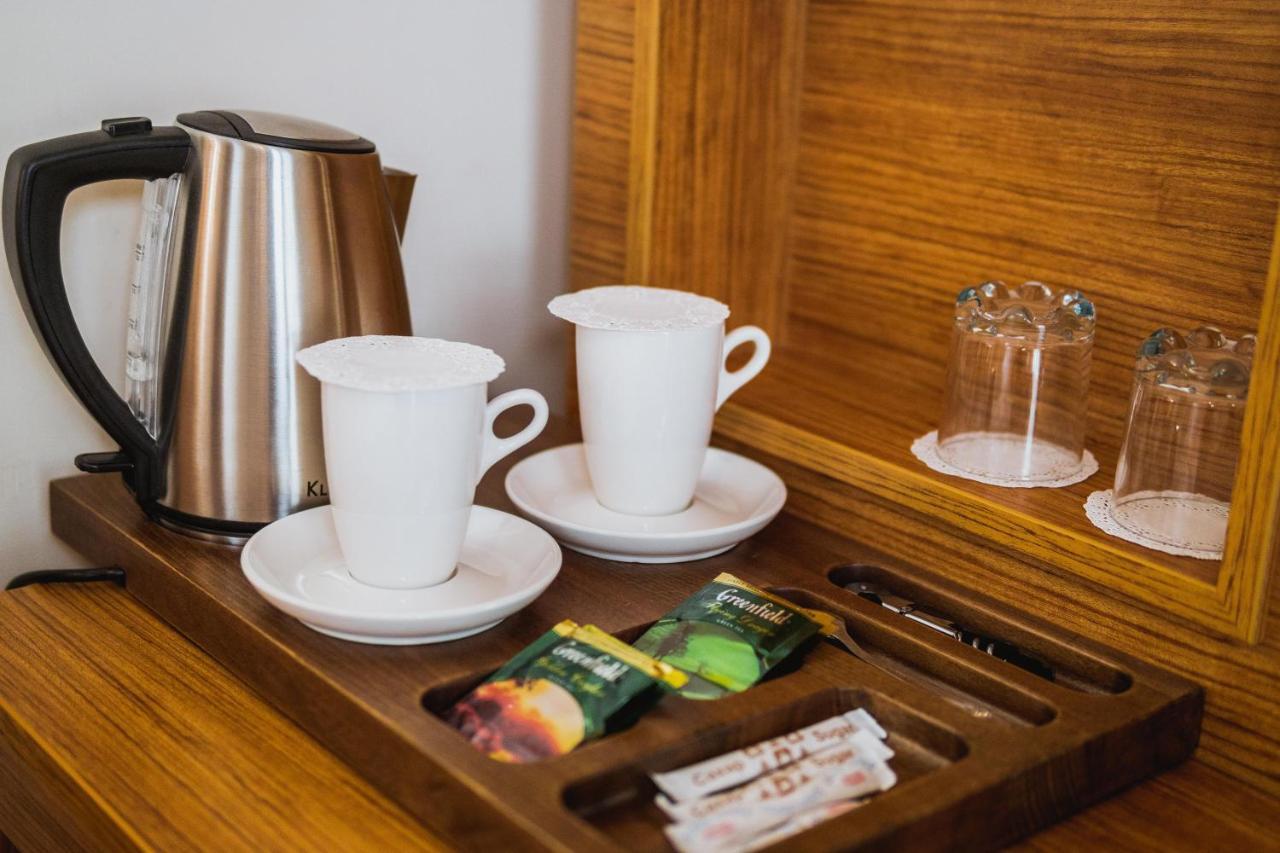 Leon Boutique Hotel スフミ エクステリア 写真