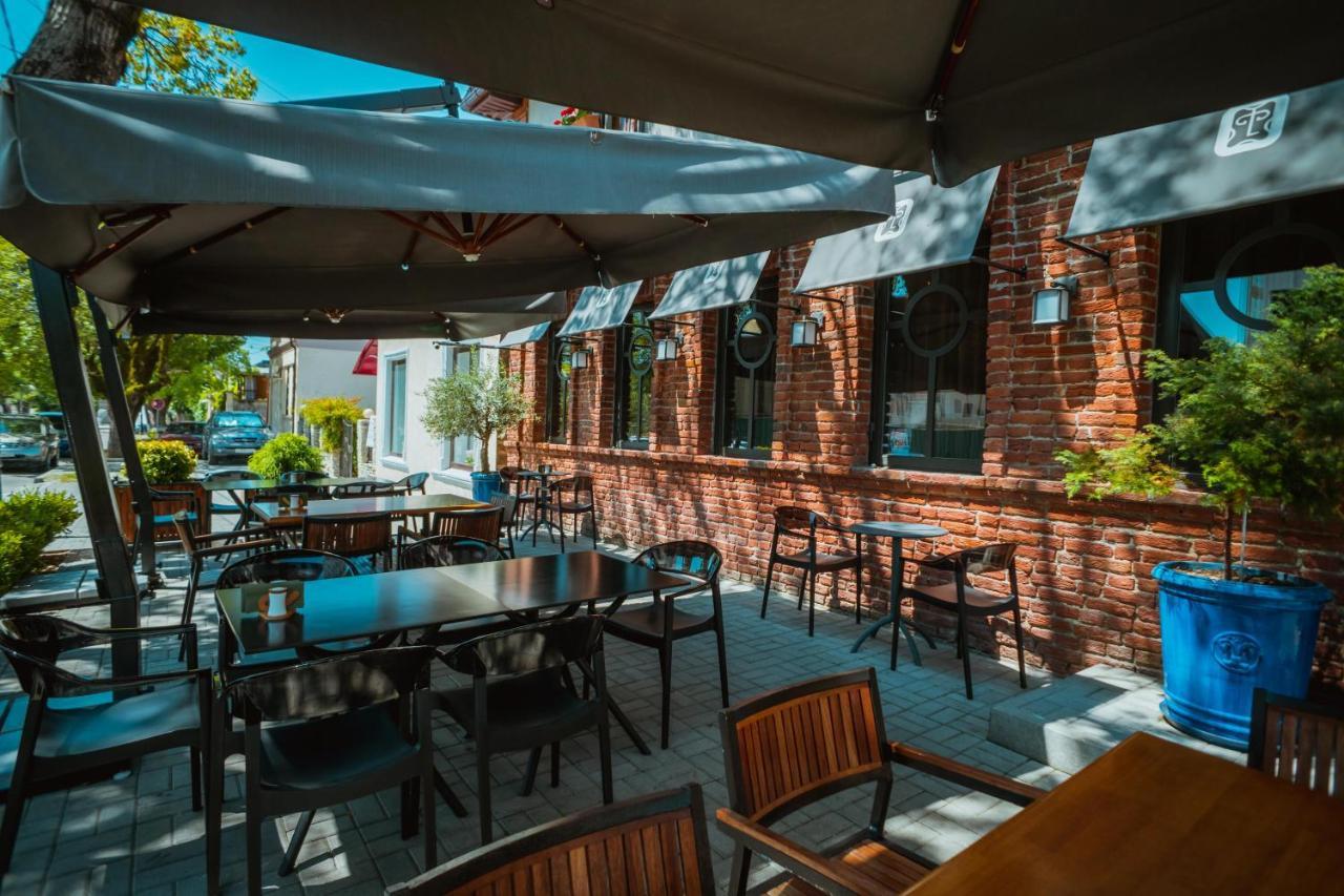 Leon Boutique Hotel スフミ エクステリア 写真
