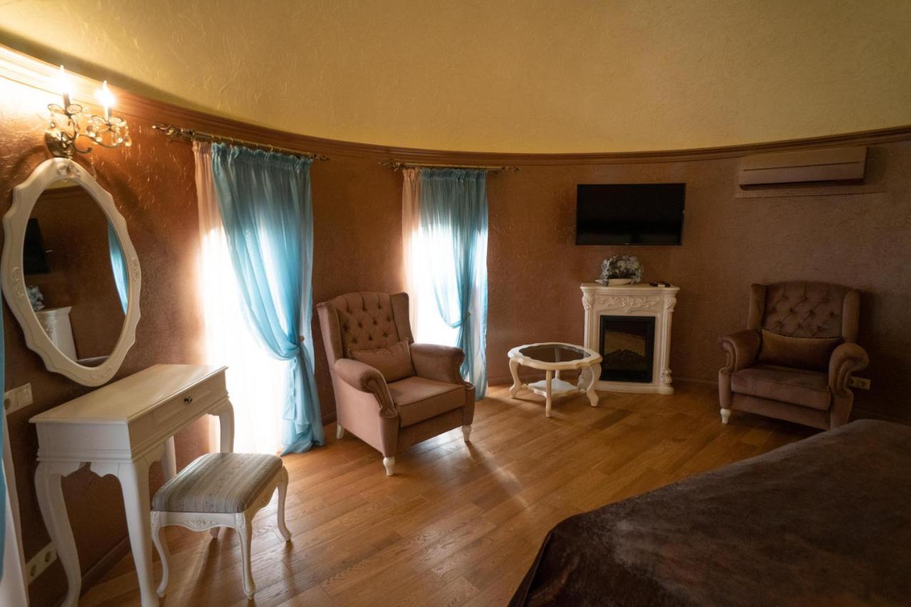 Leon Boutique Hotel スフミ エクステリア 写真