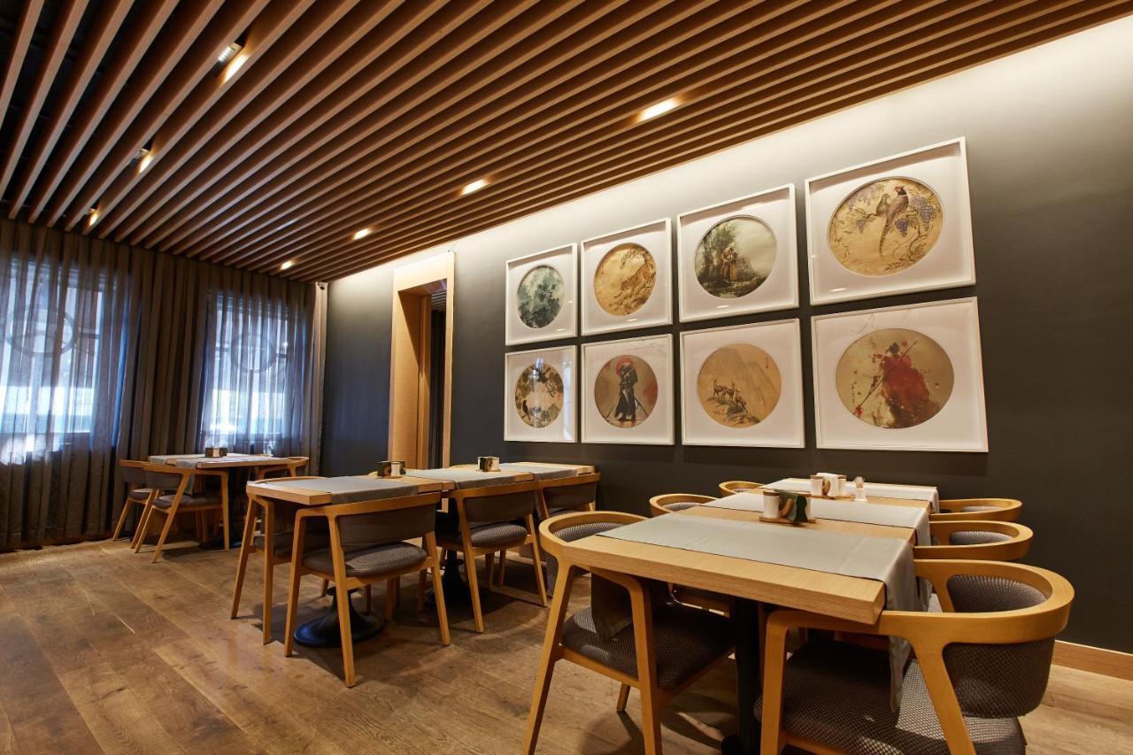 Leon Boutique Hotel スフミ エクステリア 写真