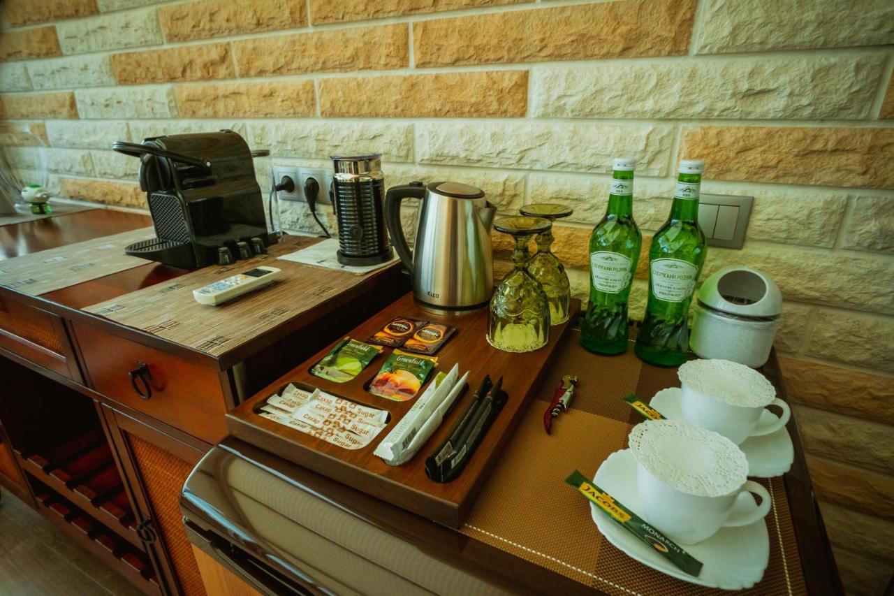 Leon Boutique Hotel スフミ エクステリア 写真
